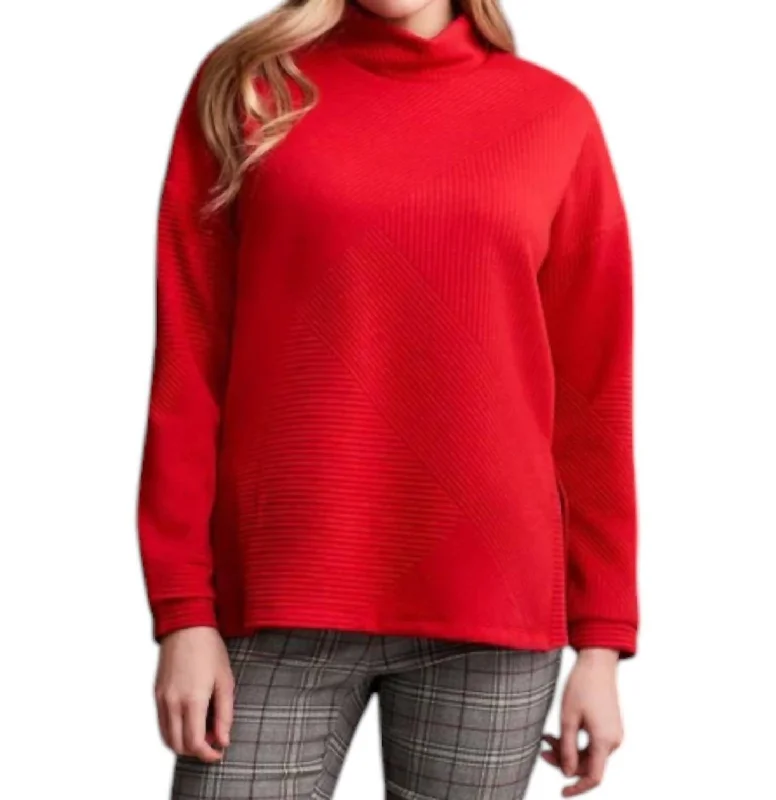 Quilted Knit Tunic Top In Scarlet